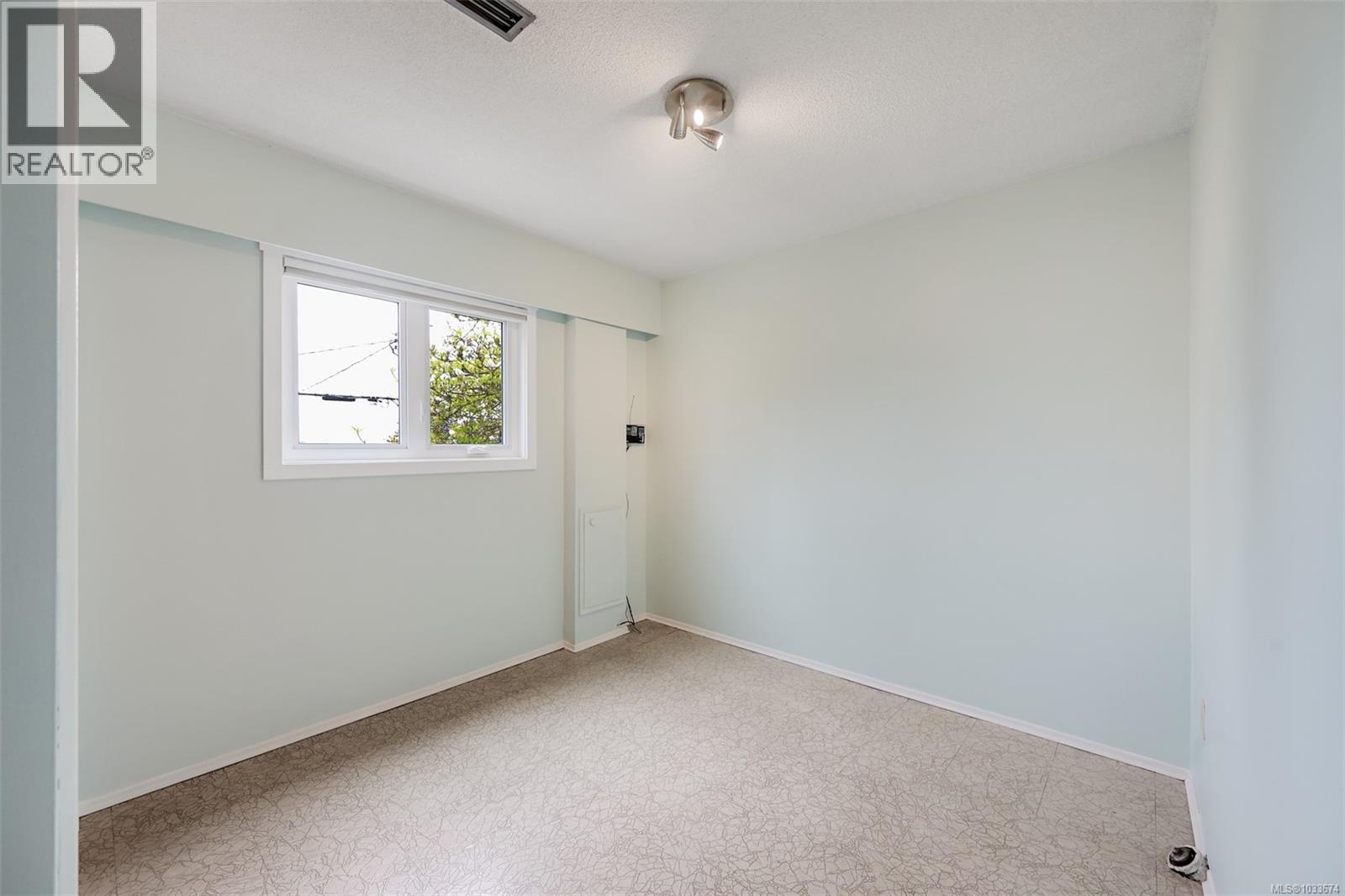 857 Rockheights Ave, Esquimalt, British Columbia  V9A 6J5 - Photo 37 - 1033674