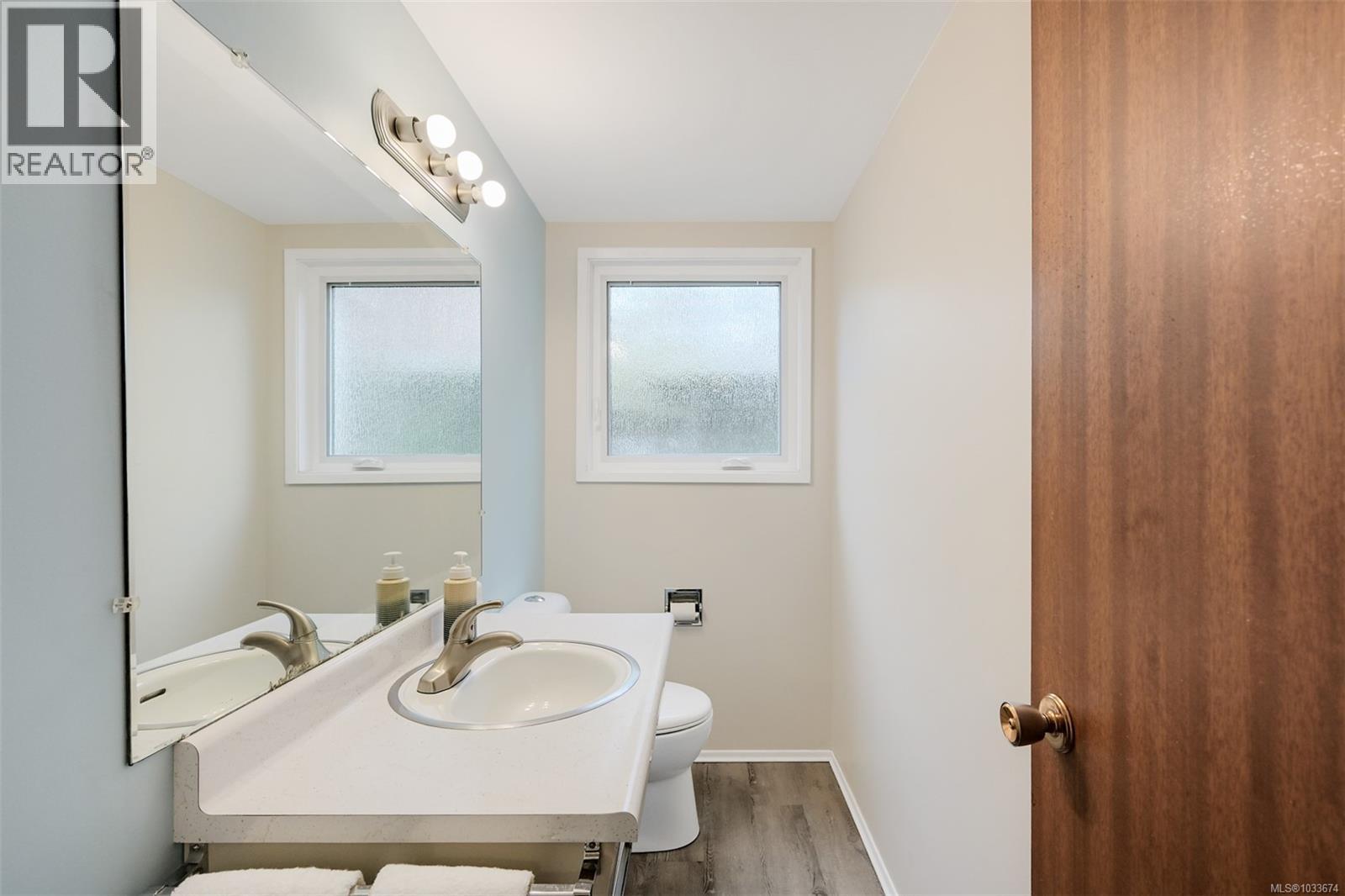 857 Rockheights Ave, Esquimalt, British Columbia  V9A 6J5 - Photo 33 - 1033674