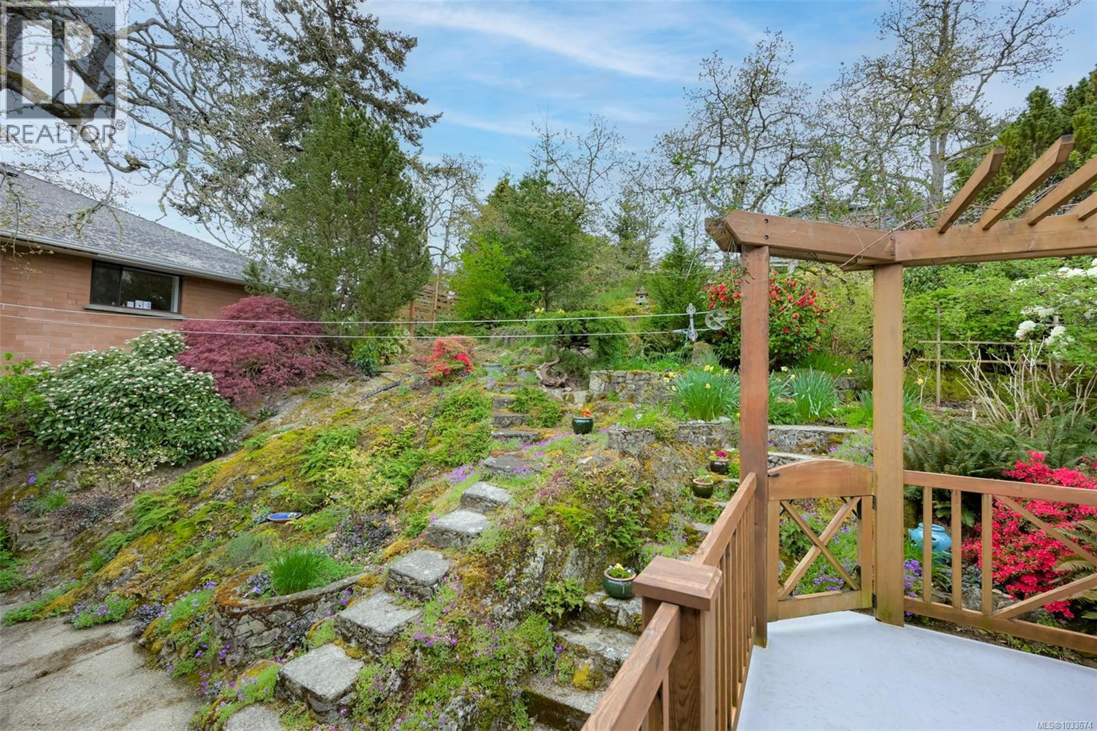857 Rockheights Ave, Esquimalt, British Columbia  V9A 6J5 - Photo 20 - 1033674