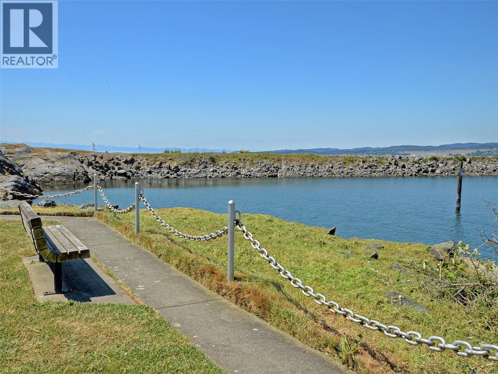 857 Rockheights Ave, Esquimalt, British Columbia  V9A 6J5 - Photo 54 - 1033674