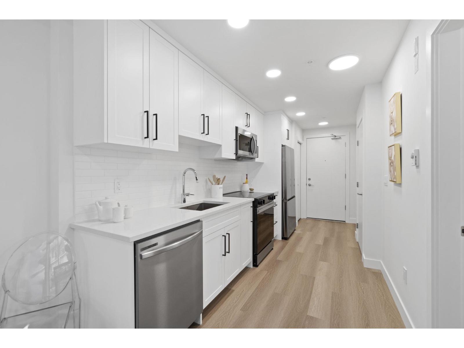 304 33820 South Fraser Way, Abbotsford, British Columbia  V2S 2C5 - Photo 5 - R3116700