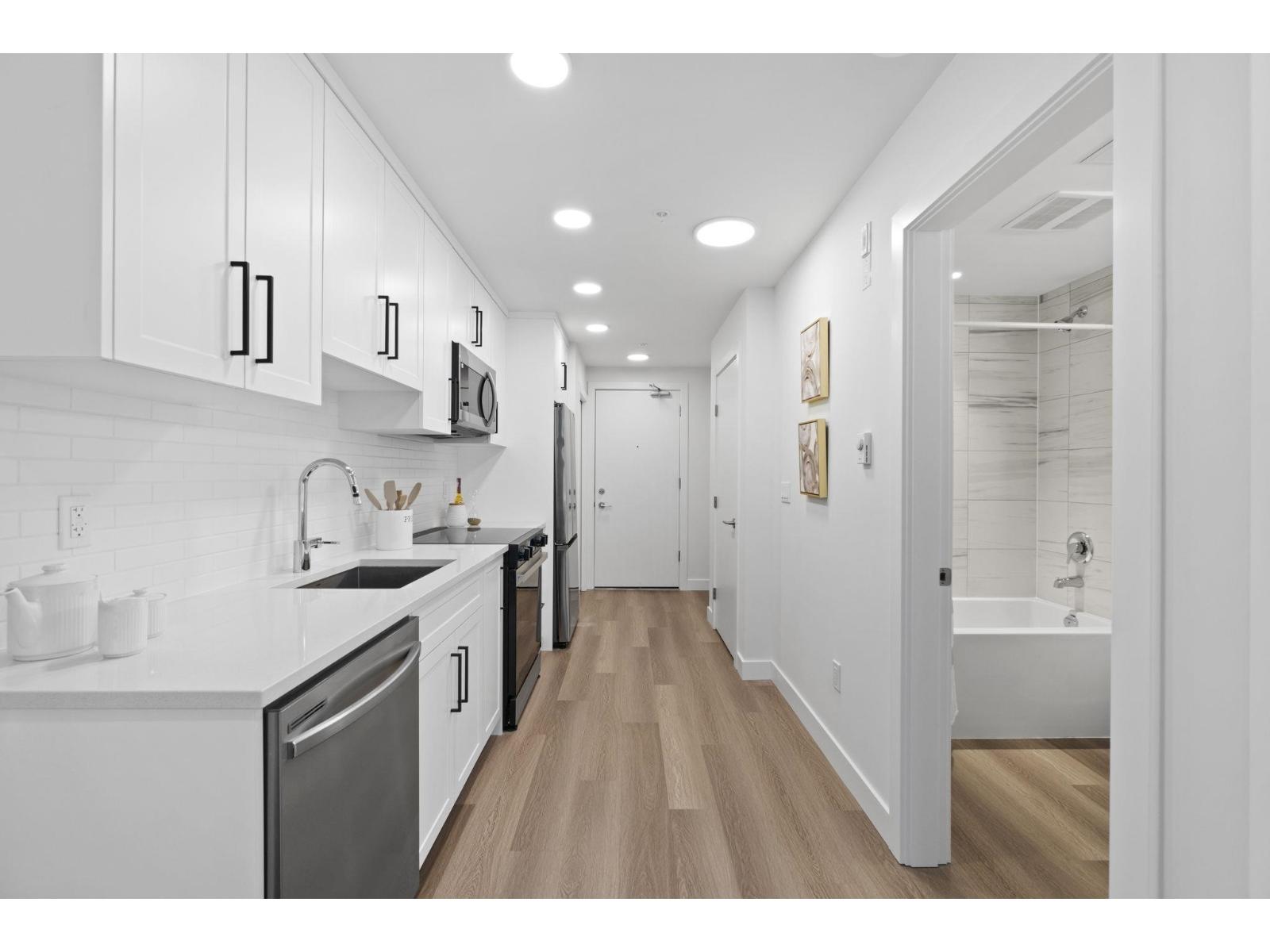 304 33820 South Fraser Way, Abbotsford, British Columbia  V2S 2C5 - Photo 6 - R3116700