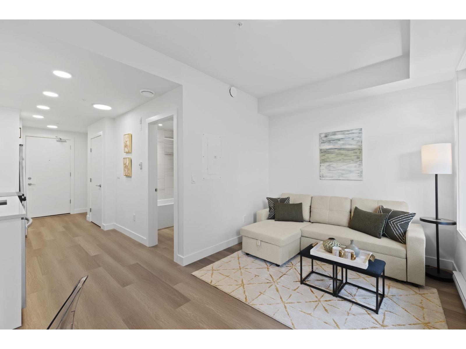 304 33820 South Fraser Way, Abbotsford, British Columbia  V2S 2C5 - Photo 3 - R3116700