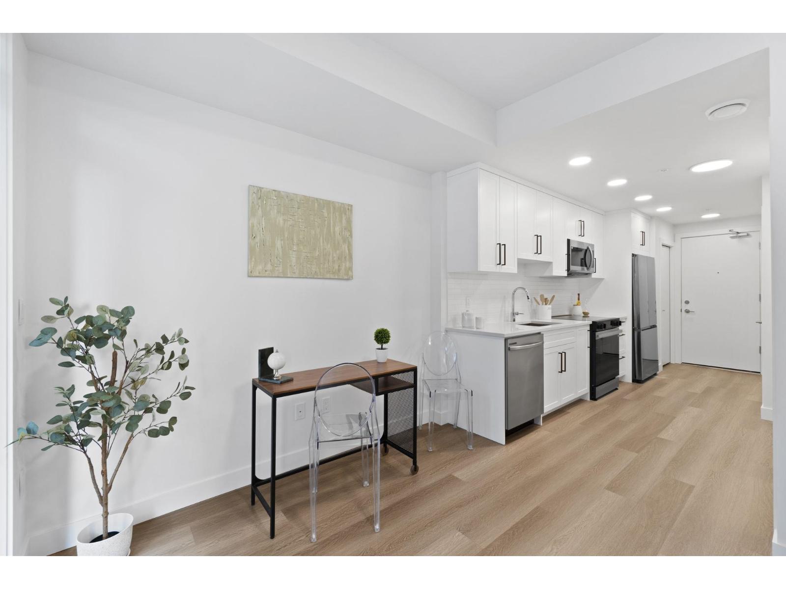 304 33820 South Fraser Way, Abbotsford, British Columbia  V2S 2C5 - Photo 4 - R3116700