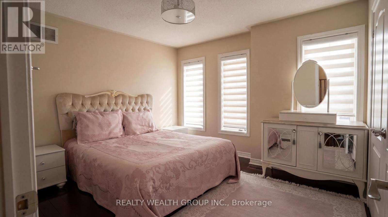 212 Vellore Woods Boulevard, Vaughan, Ontario  L4H 1Y5 - Photo 19 - N13055356