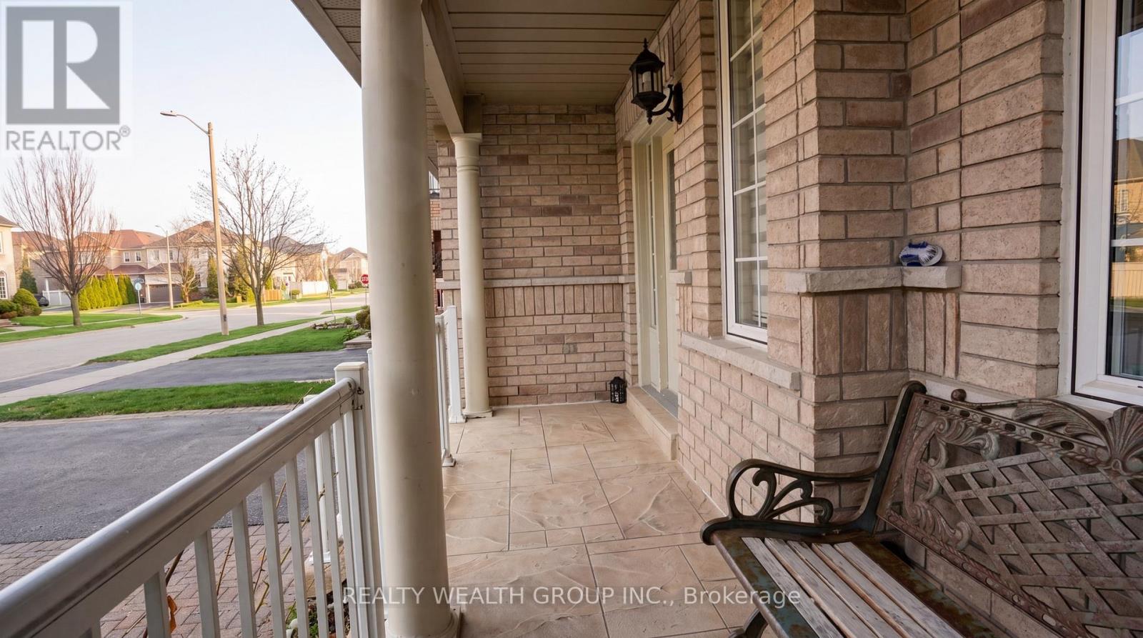 212 Vellore Woods Boulevard, Vaughan, Ontario  L4H 1Y5 - Photo 3 - N13055356