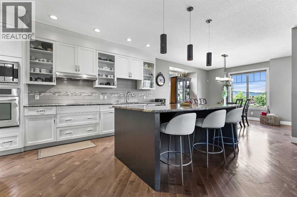 22 Wendham Place Sw, Calgary, Alberta  T3H 0R6 - Photo 10 - A2294143