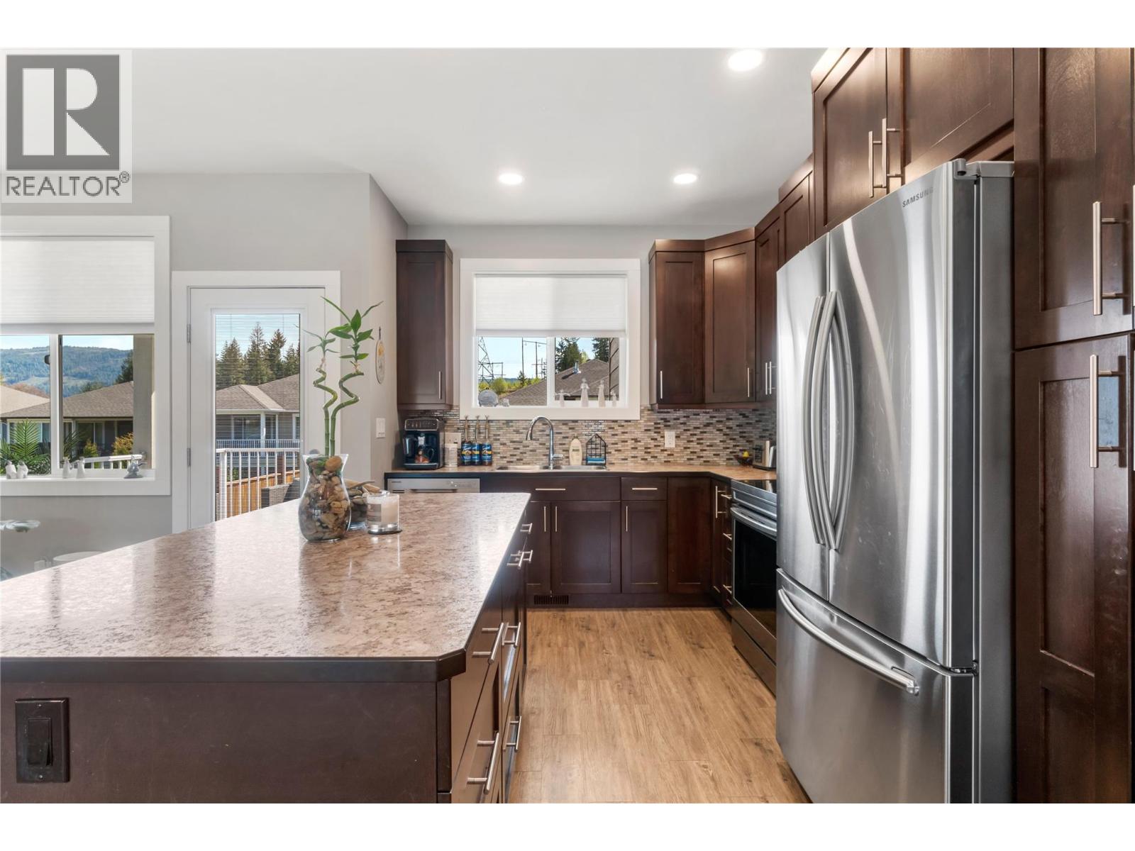 1260 23 Street Se, Salmon Arm, British Columbia  V1E 2J2 - Photo 4 - 10384983