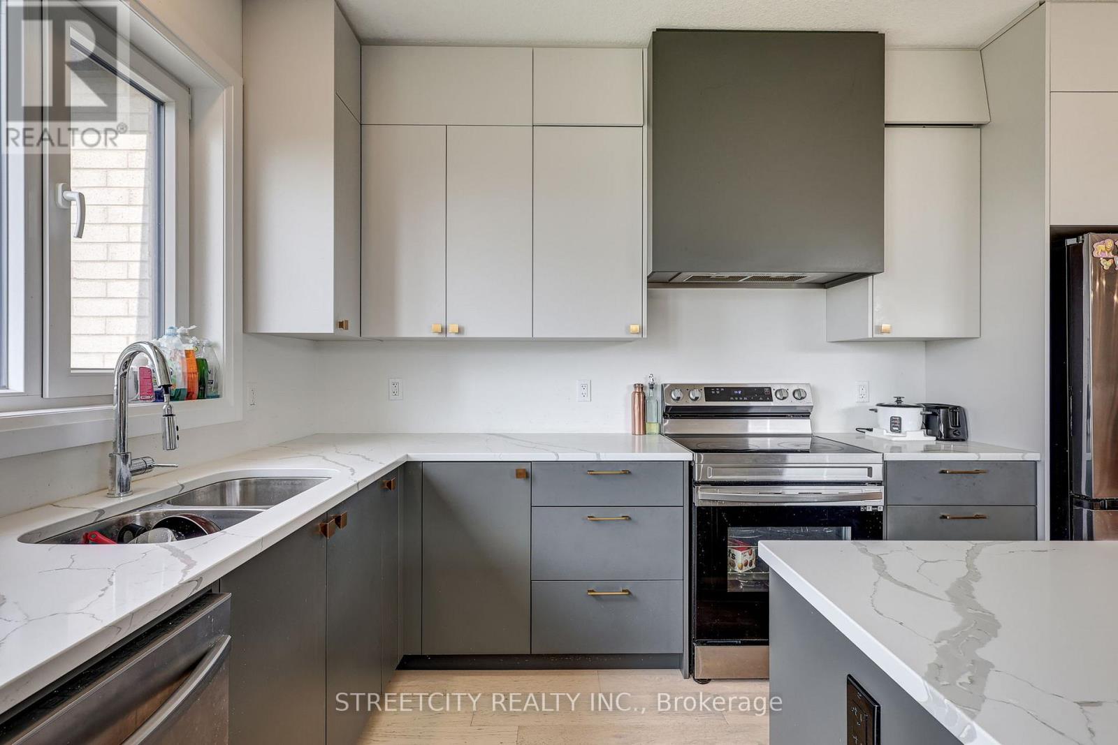 42 Alexander Circle, Strathroy-Caradoc, Ontario  N7G 0B5 - Photo 20 - X13055466