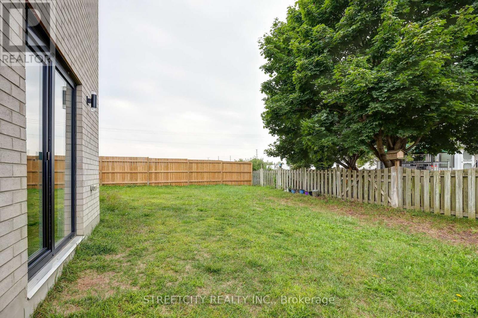 42 Alexander Circle, Strathroy-Caradoc, Ontario  N7G 0B5 - Photo 8 - X13055466