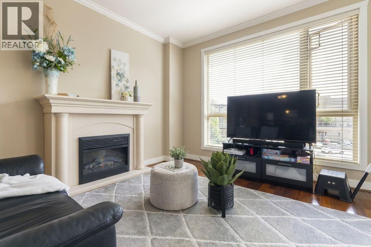 320 2628 Maple Street, Port Coquitlam, British Columbia  V3C 0E2 - Photo 2 - R3116223