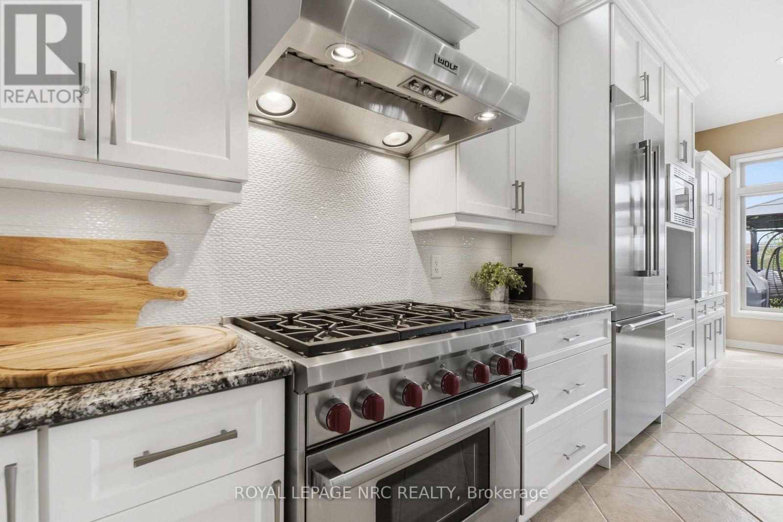 8684 Mcgarry Drive, Niagara Falls, Ontario  L2H 3N7 - Photo 10 - X13055442