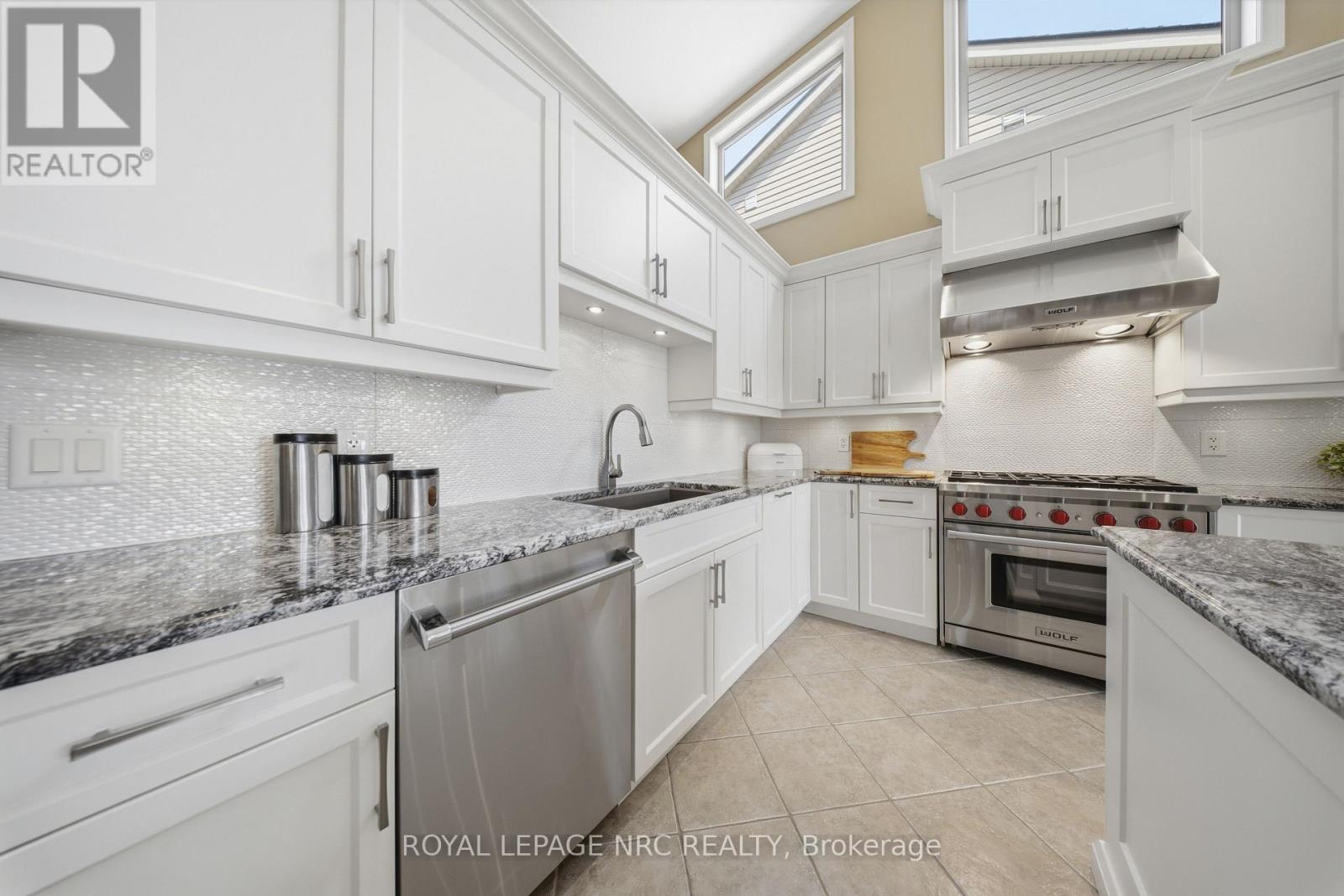 8684 Mcgarry Drive, Niagara Falls, Ontario  L2H 3N7 - Photo 6 - X13055442