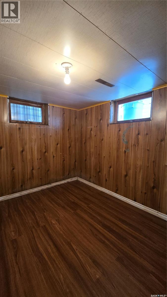 713 Prospect Avenue, Oxbow, Saskatchewan  S0C 2B0 - Photo 9 - SK029909