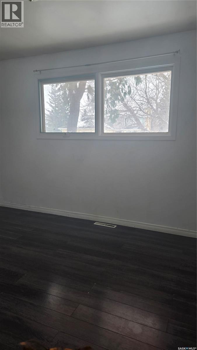 713 Prospect Avenue, Oxbow, Saskatchewan  S0C 2B0 - Photo 5 - SK029909