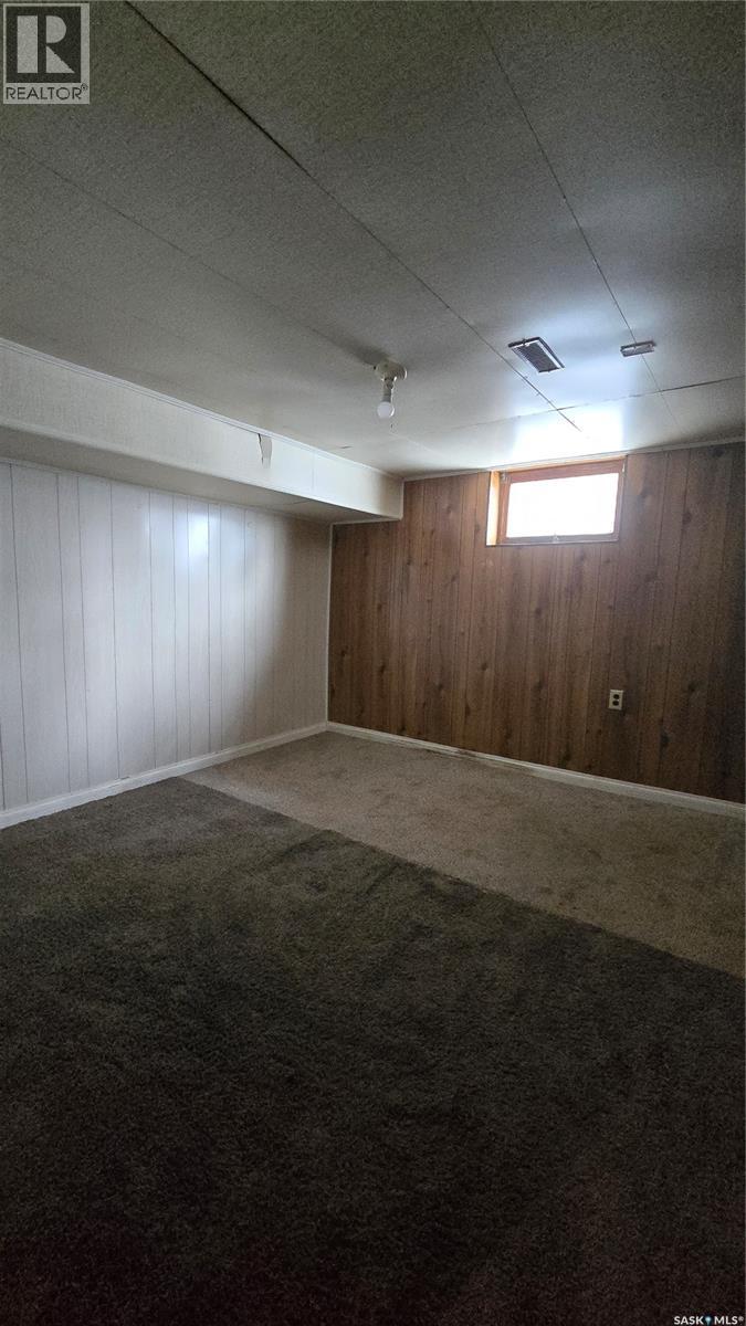 713 Prospect Avenue, Oxbow, Saskatchewan  S0C 2B0 - Photo 11 - SK029909