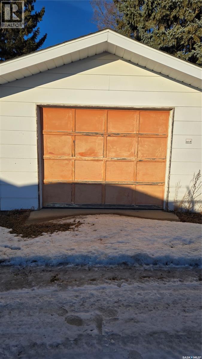 713 Prospect Avenue, Oxbow, Saskatchewan  S0C 2B0 - Photo 14 - SK029909