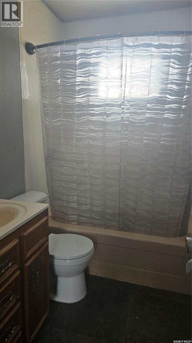 713 Prospect Avenue, Oxbow, Saskatchewan  S0C 2B0 - Photo 7 - SK029909