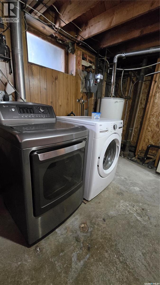 713 Prospect Avenue, Oxbow, Saskatchewan  S0C 2B0 - Photo 8 - SK029909