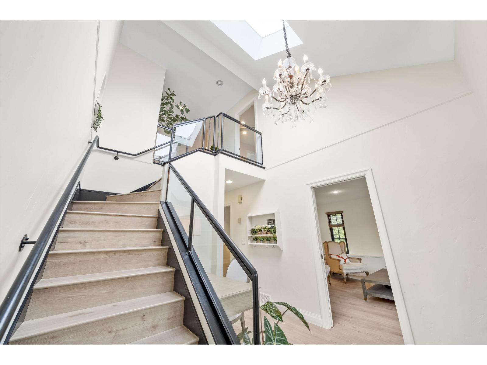 16071 8 Avenue, Surrey, British Columbia  V4A 1A1 - Photo 6 - R3115438