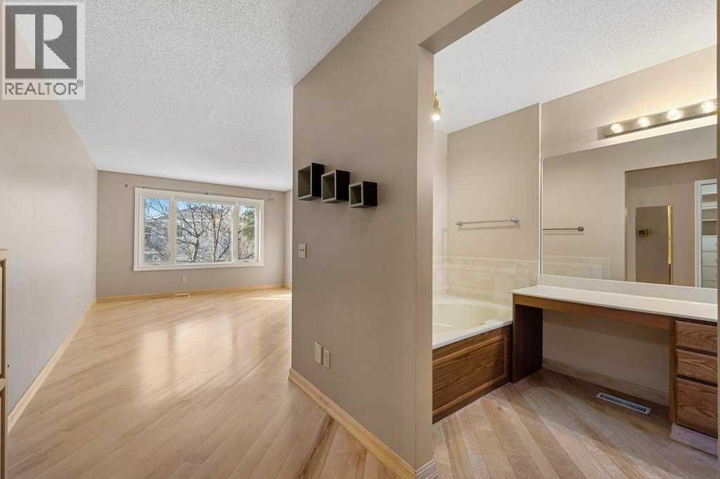 30 Douglasbank Gardens SE, Calgary, Alberta  T2Z 2C9 - Photo 26 - A2291894