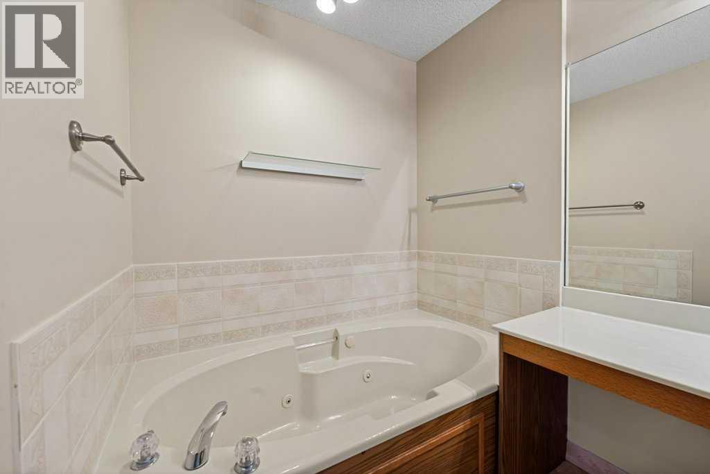 30 Douglasbank Gardens SE, Calgary, Alberta  T2Z 2C9 - Photo 29 - A2291894