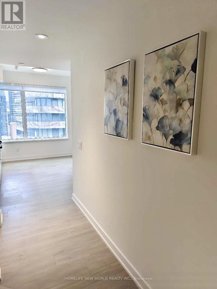 3915 - 8 Wellesley Street W, Toronto, Ontario  M4Y 0J5 - Photo 2 - C13055408