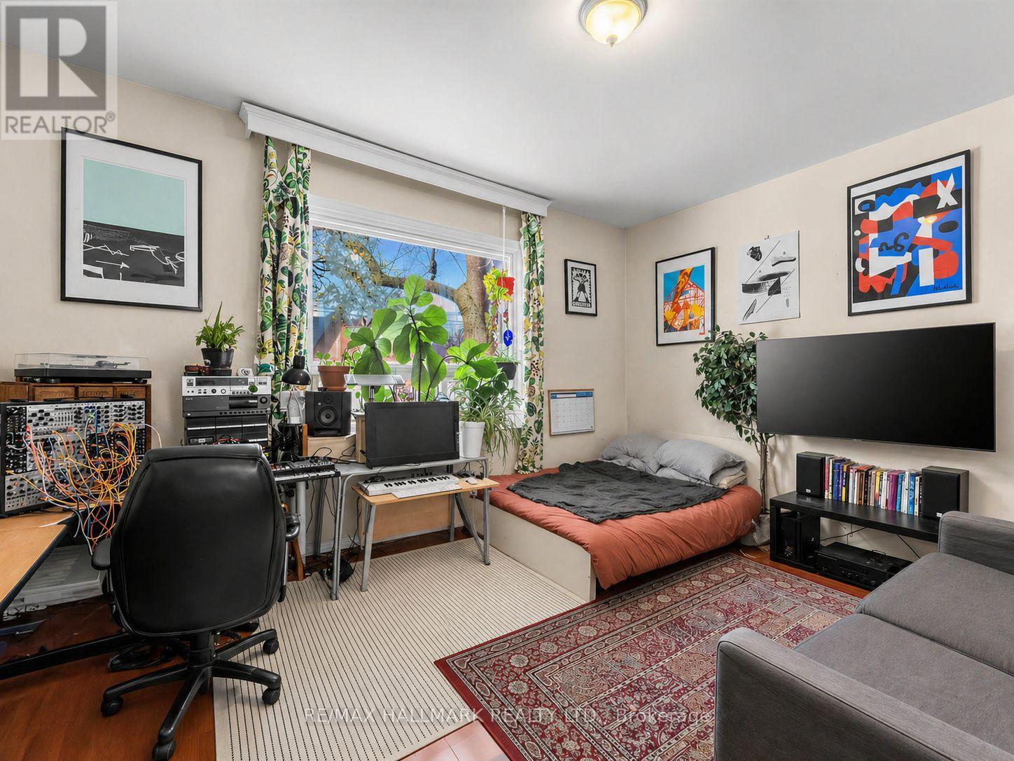 141 Palmerston Avenue, Toronto, Ontario  M6J 2J2 - Photo 15 - C13055446