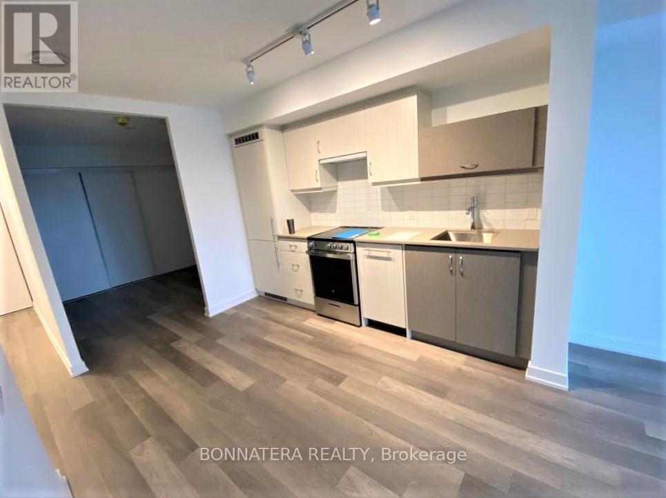 701 - 181 Huron Street, Toronto, Ontario  M5T 2B6 - Photo 4 - C13055482