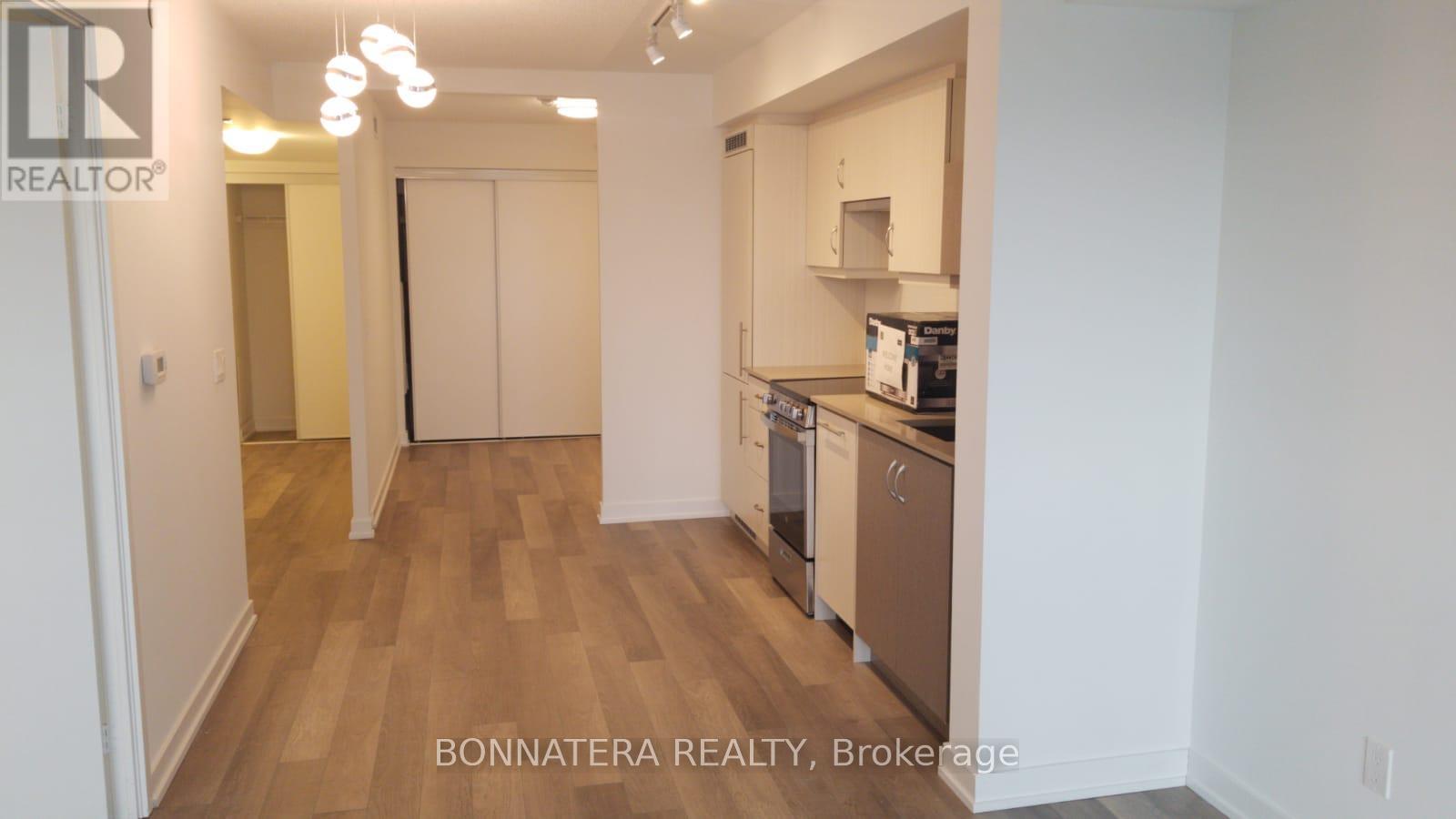 701 - 181 Huron Street, Toronto, Ontario  M5T 2B6 - Photo 7 - C13055482