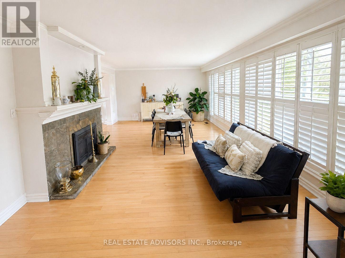 1 Lakehill Crescent, Toronto, Ontario  M1M 1E5 - Photo 2 - E13055450