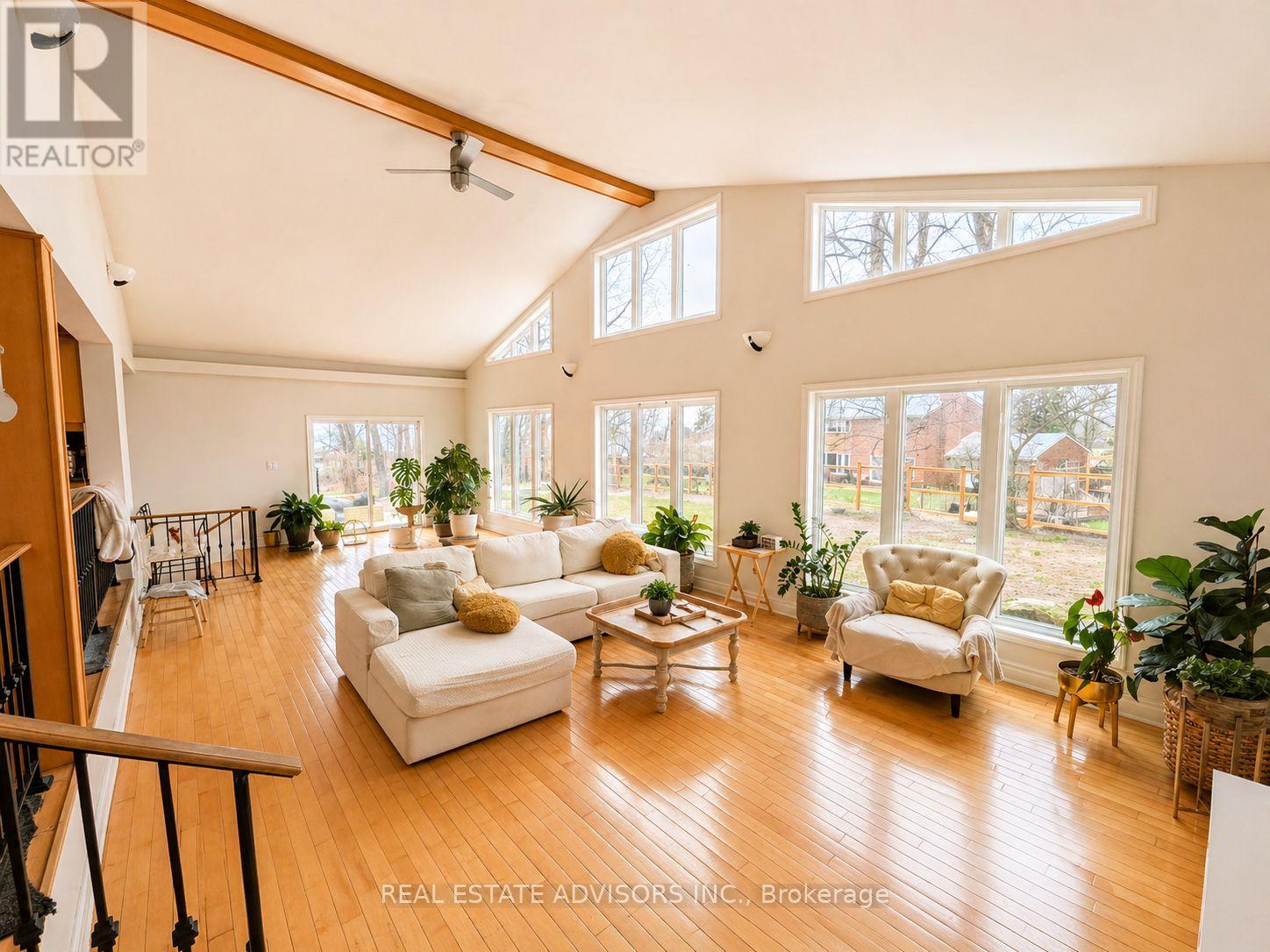 1 Lakehill Crescent, Toronto, Ontario  M1M 1E5 - Photo 4 - E13055450