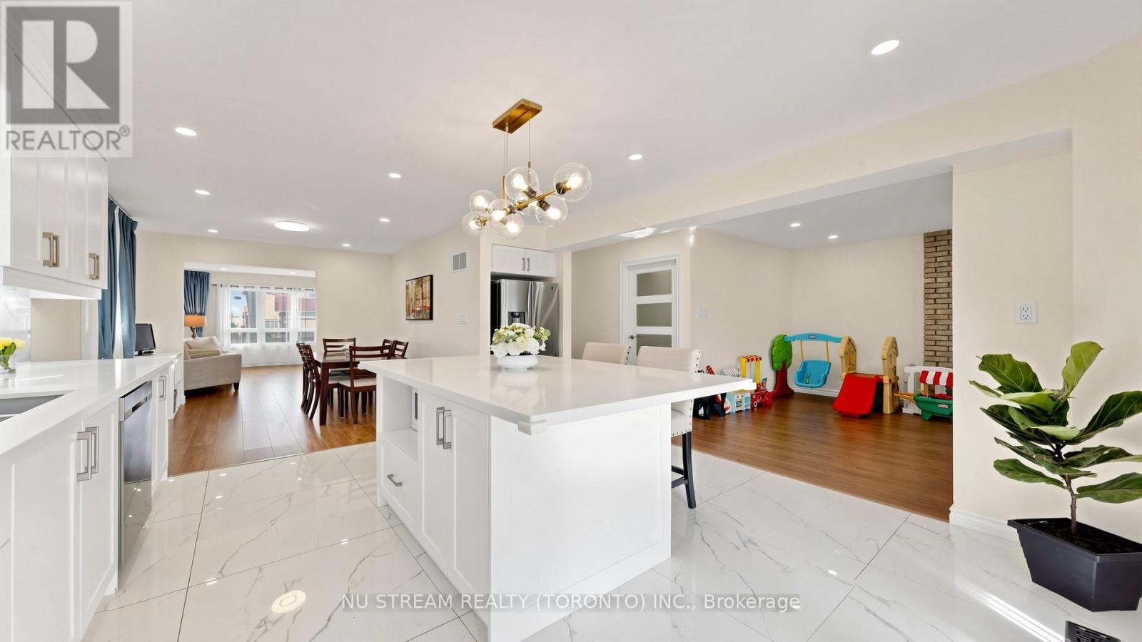 26 Alexmuir Boulevard, Toronto, Ontario  M1V 1H1 - Photo 13 - E13055480