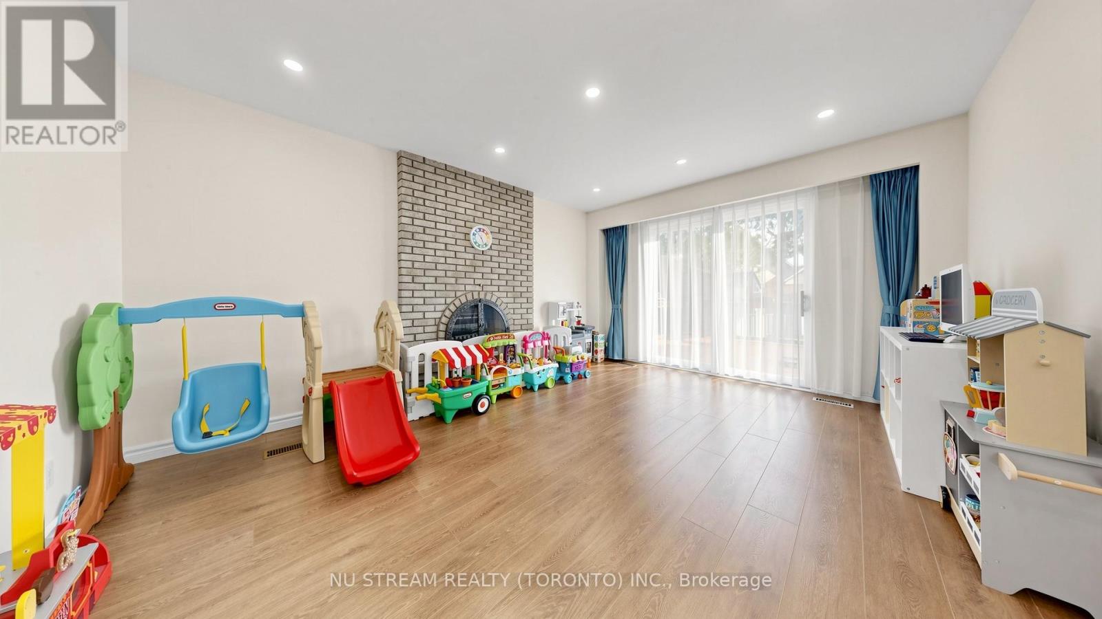 26 Alexmuir Boulevard, Toronto, Ontario  M1V 1H1 - Photo 15 - E13055480