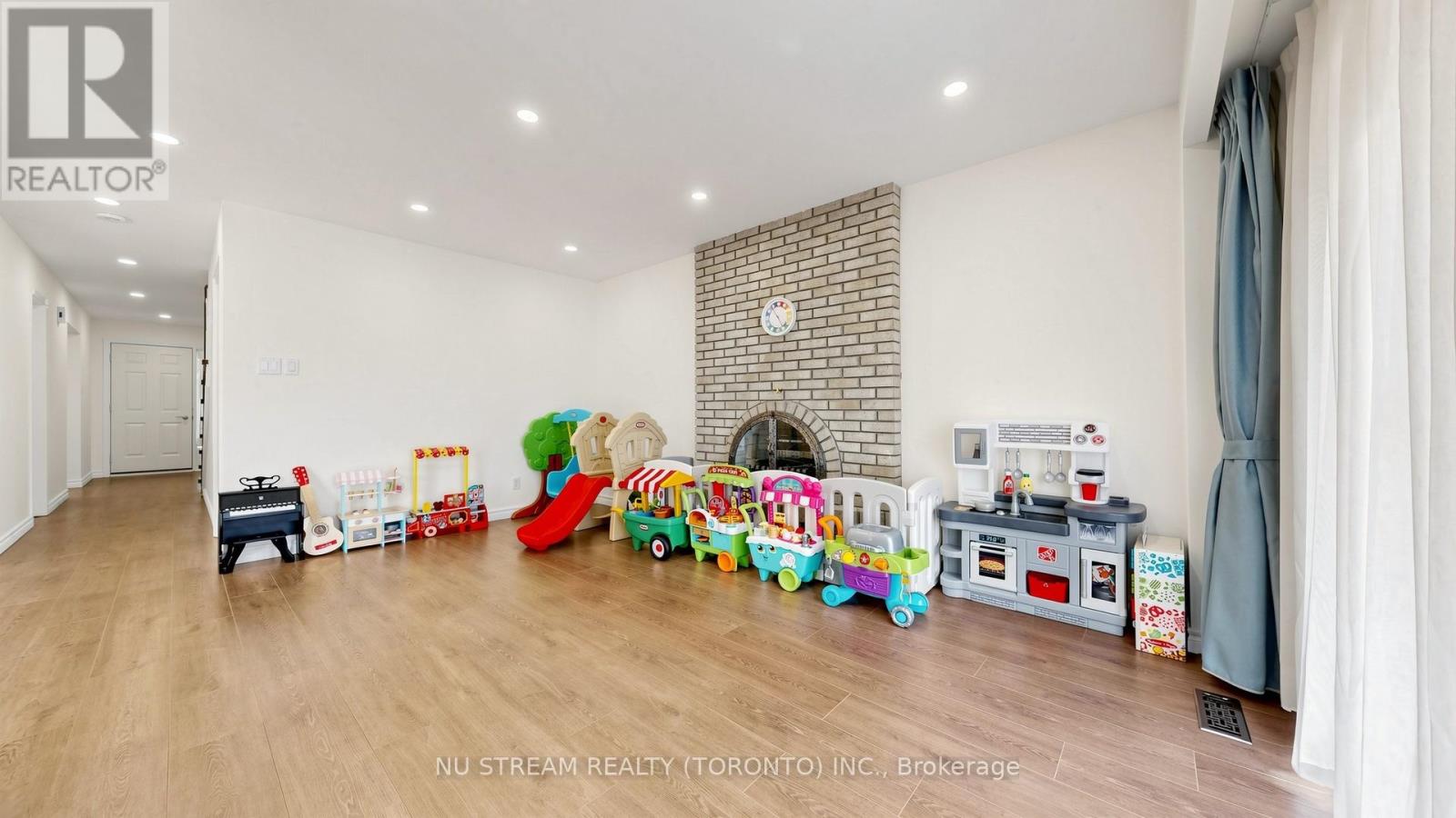 26 Alexmuir Boulevard, Toronto, Ontario  M1V 1H1 - Photo 16 - E13055480