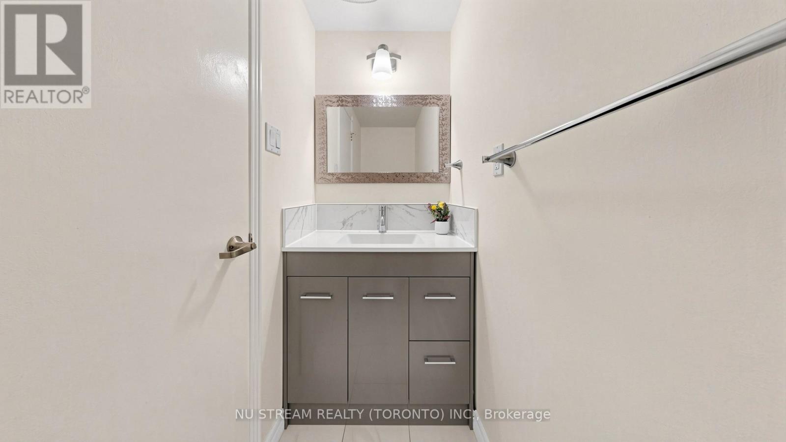 26 Alexmuir Boulevard, Toronto, Ontario  M1V 1H1 - Photo 18 - E13055480