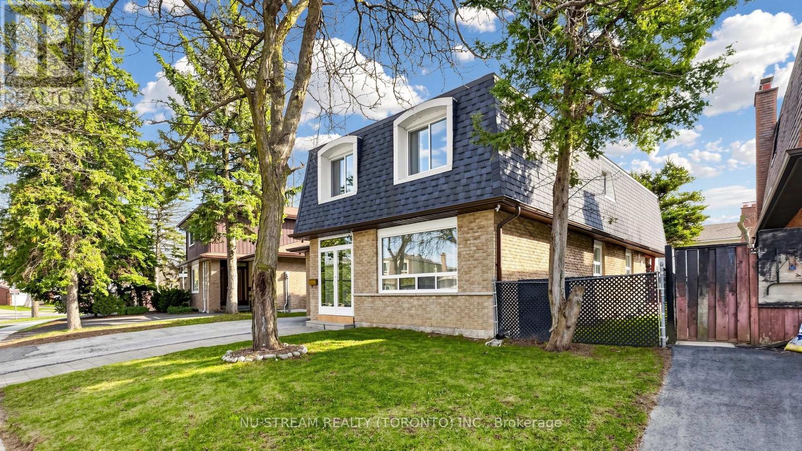 26 Alexmuir Boulevard, Toronto, Ontario  M1V 1H1 - Photo 2 - E13055480