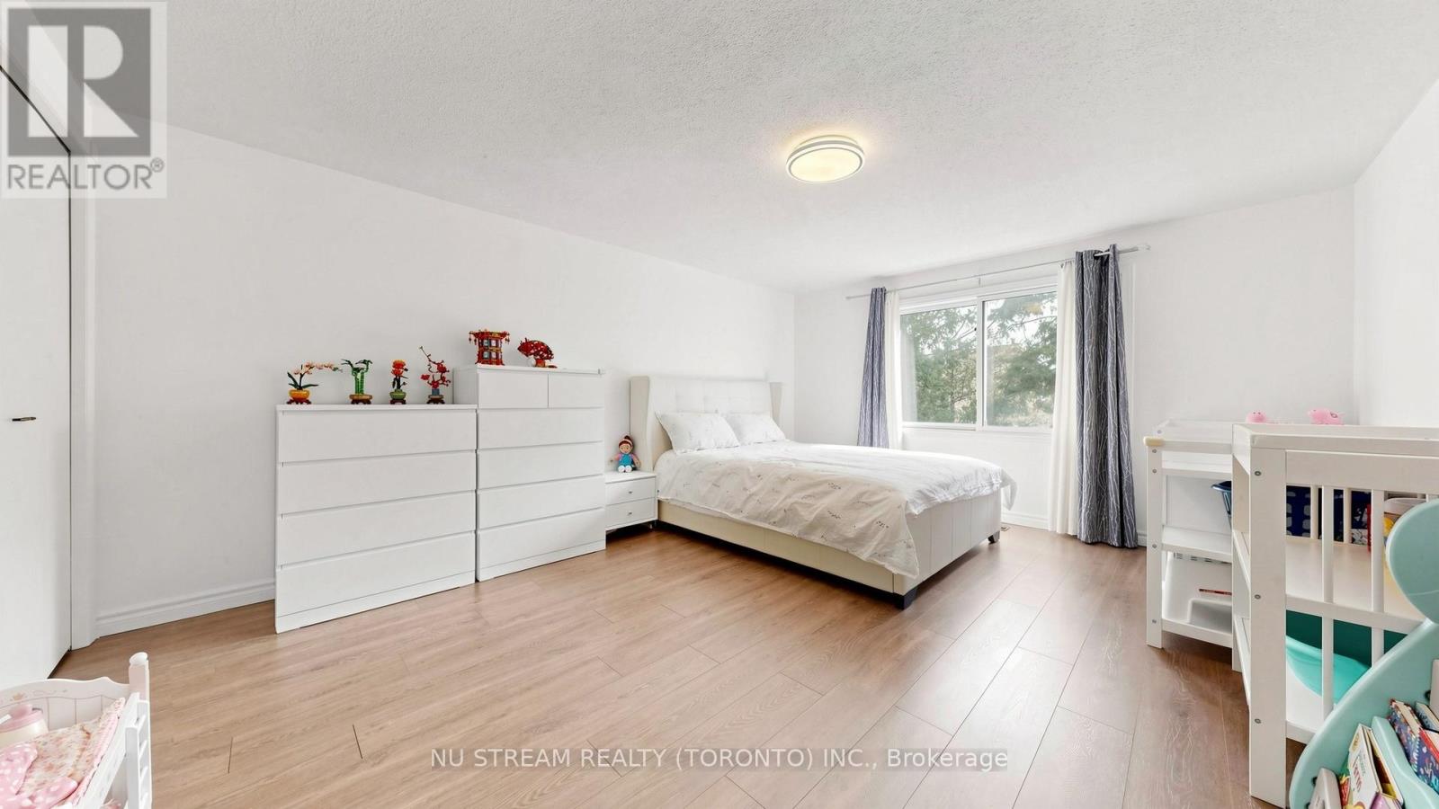 26 Alexmuir Boulevard, Toronto, Ontario  M1V 1H1 - Photo 24 - E13055480