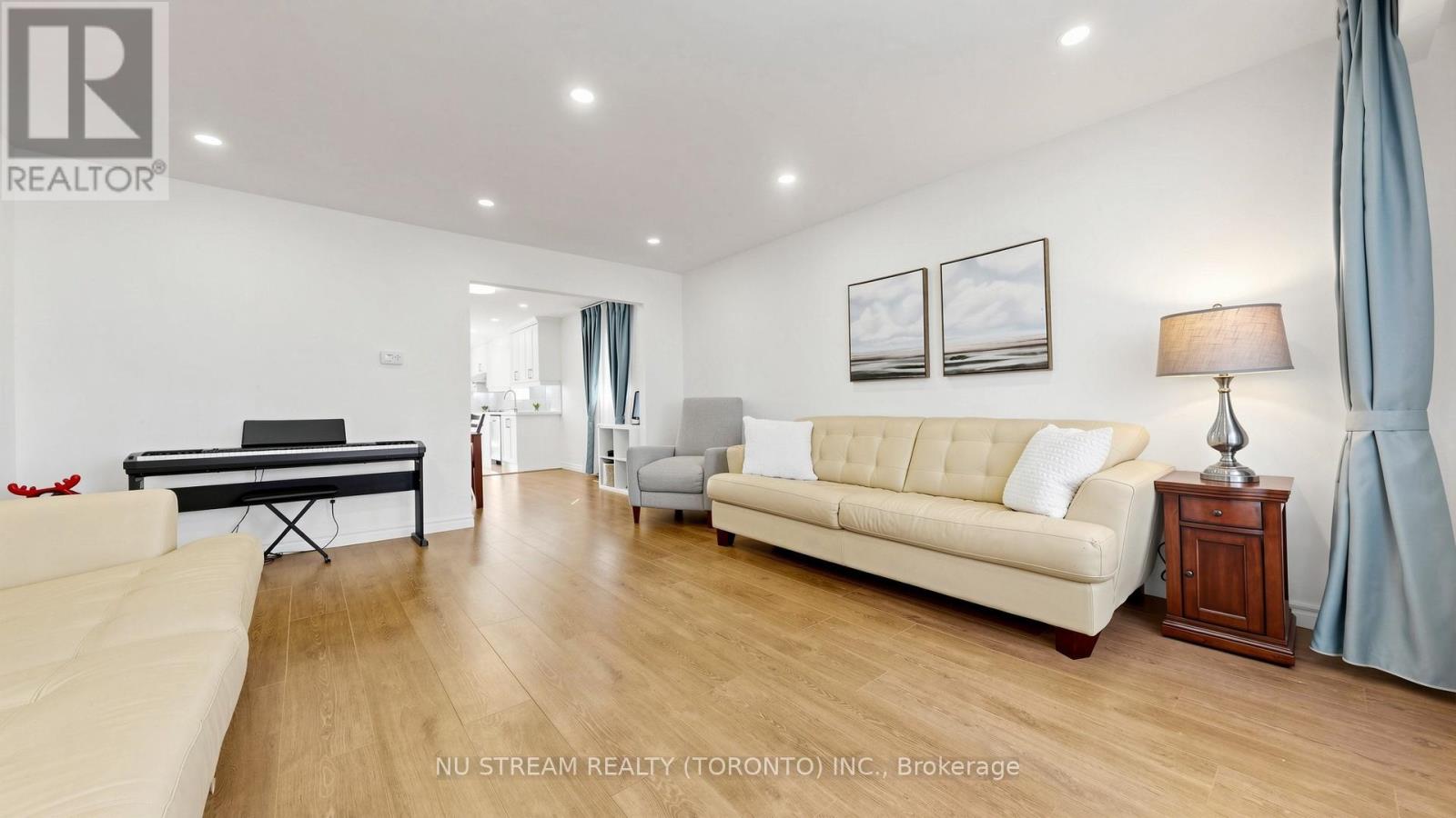 26 Alexmuir Boulevard, Toronto, Ontario  M1V 1H1 - Photo 6 - E13055480