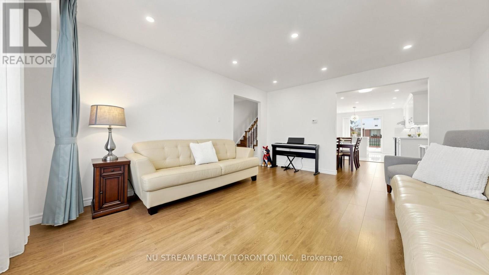 26 Alexmuir Boulevard, Toronto, Ontario  M1V 1H1 - Photo 7 - E13055480