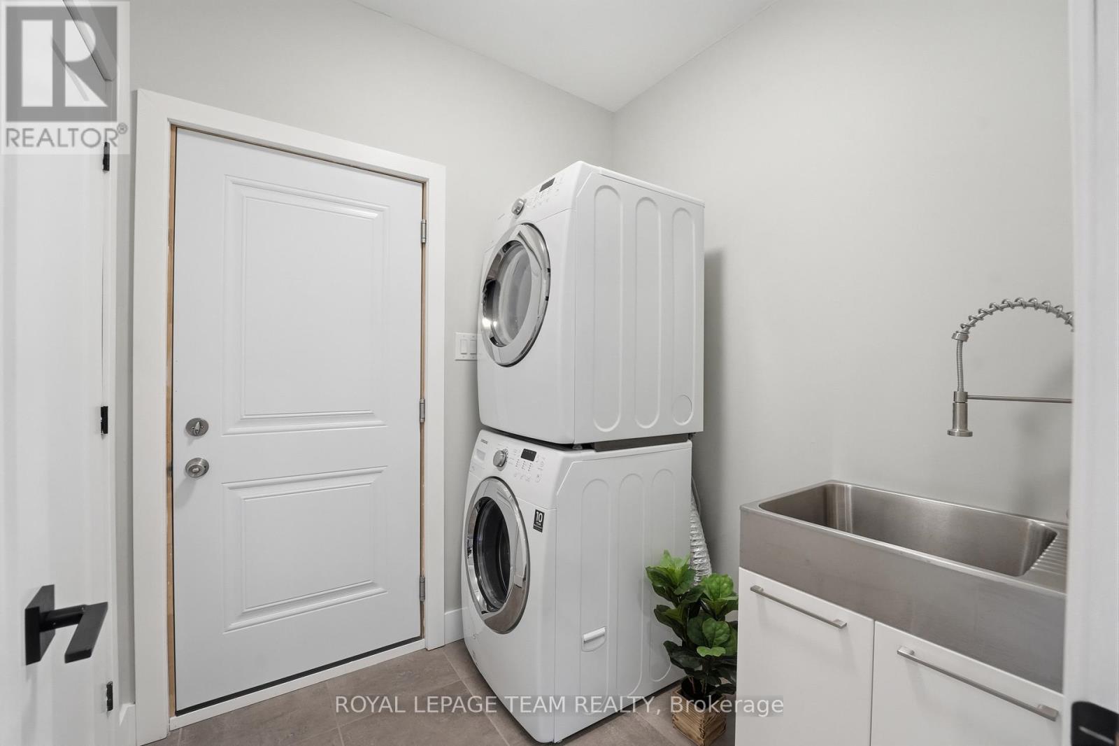 757 Meadowridge Circle, Ottawa, Ontario  K0A 1L0 - Photo 38 - X12952686