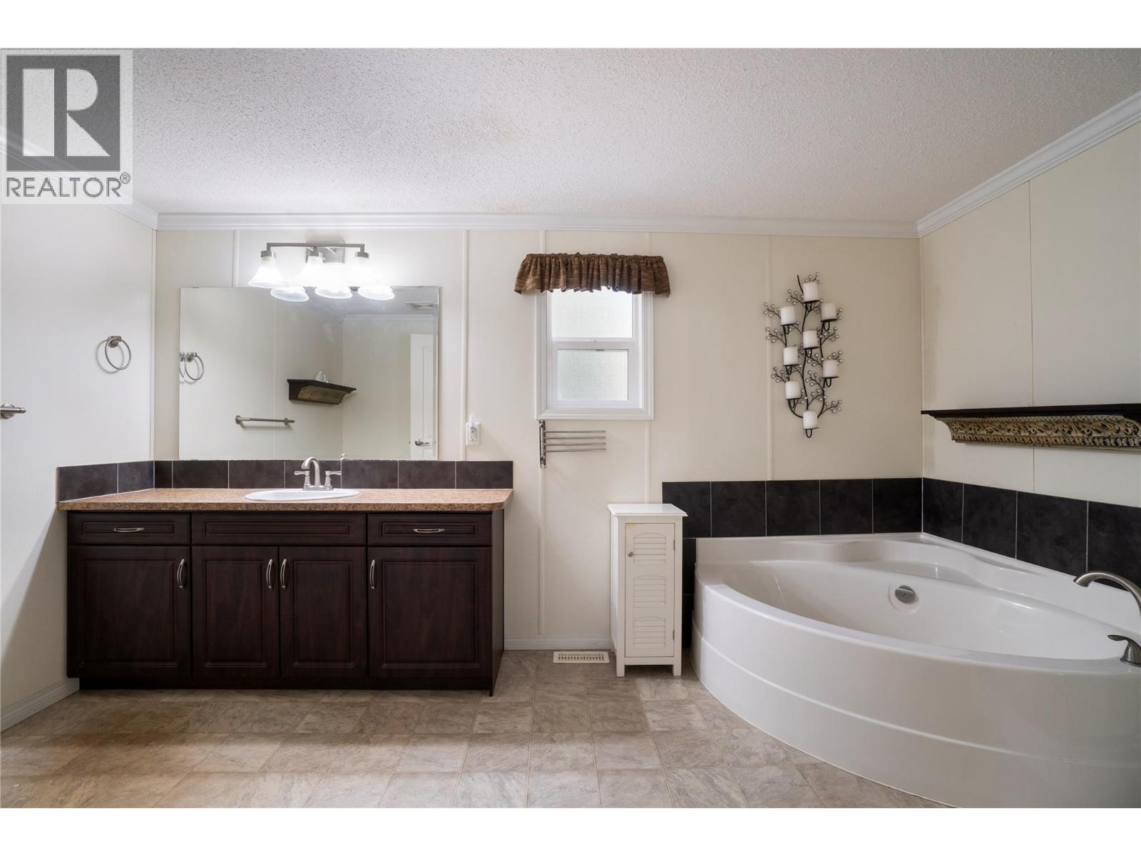 1284 Notch Hill Road, Sorrento, British Columbia  V0E 2W1 - Photo 17 - 10382099