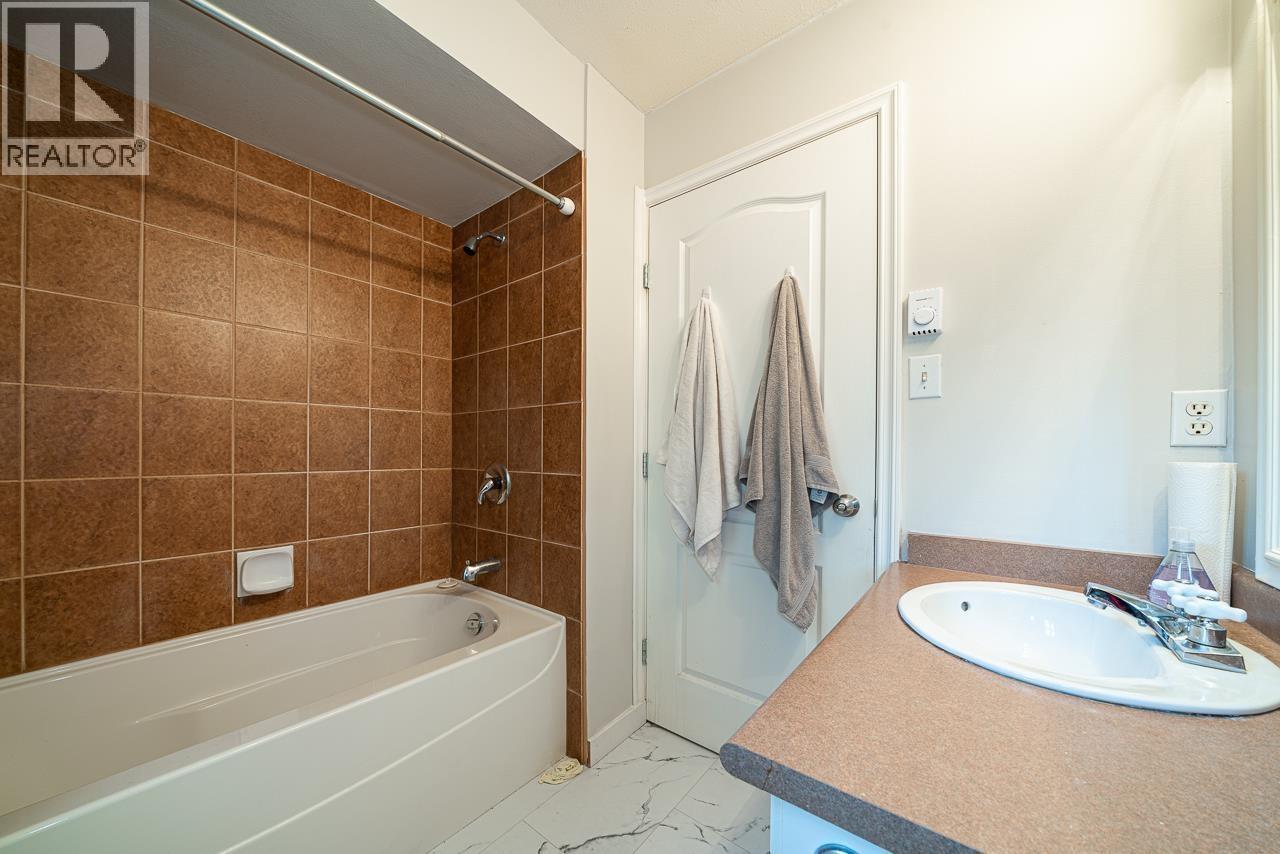 12208 Mctavish Place, Maple Ridge, British Columbia  V2X 8L8 - Photo 14 - R3116672