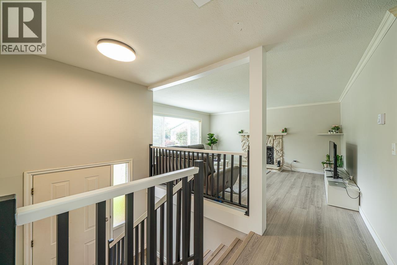 12208 Mctavish Place, Maple Ridge, British Columbia  V2X 8L8 - Photo 2 - R3116672