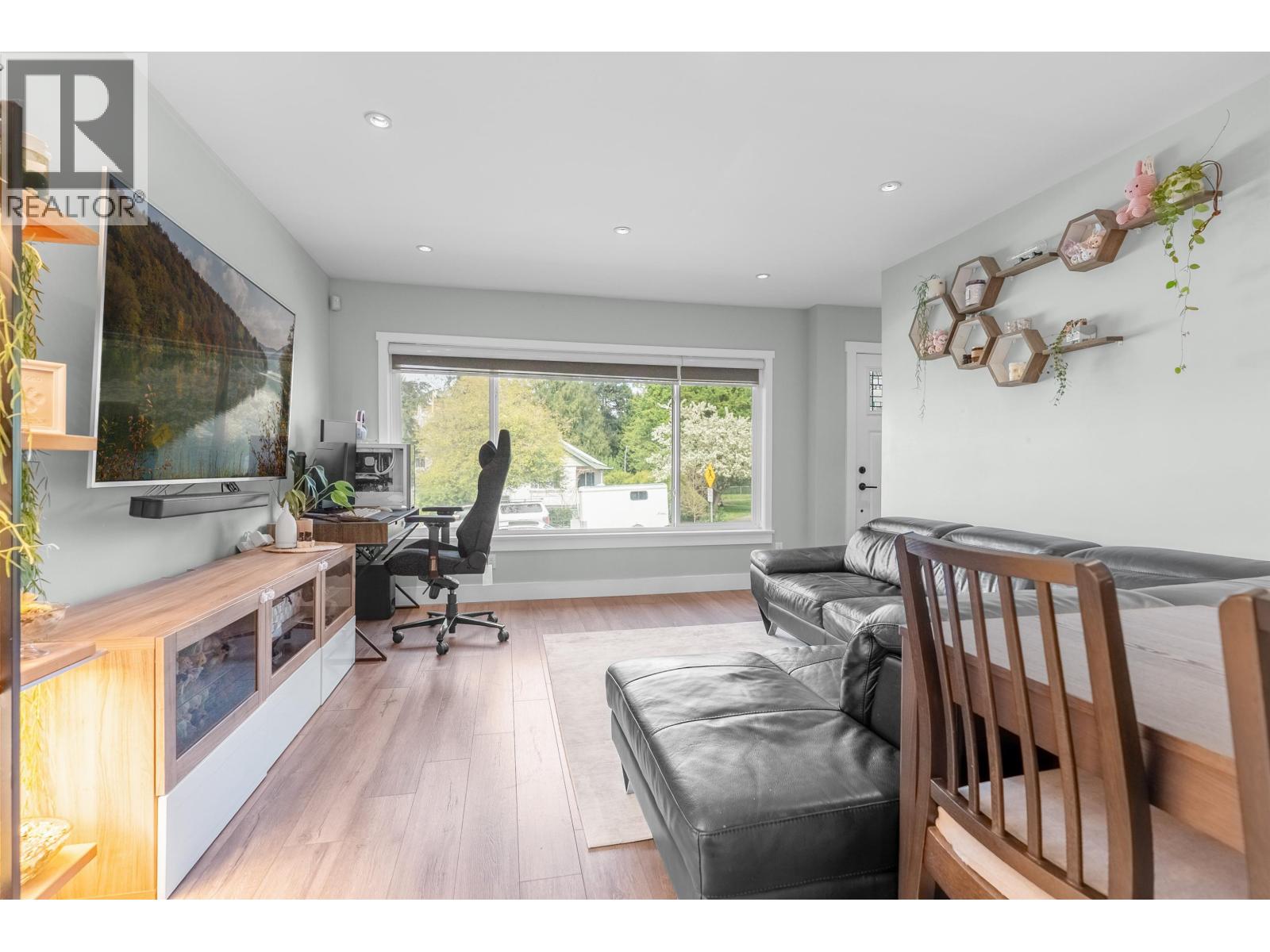 2576 E 27th Avenue, Vancouver, British Columbia  V5R 1N1 - Photo 3 - R3116832