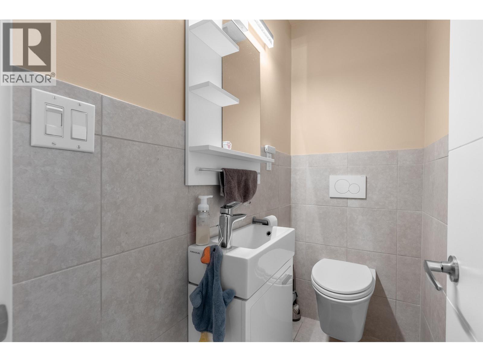 2576 E 27th Avenue, Vancouver, British Columbia  V5R 1N1 - Photo 9 - R3116832