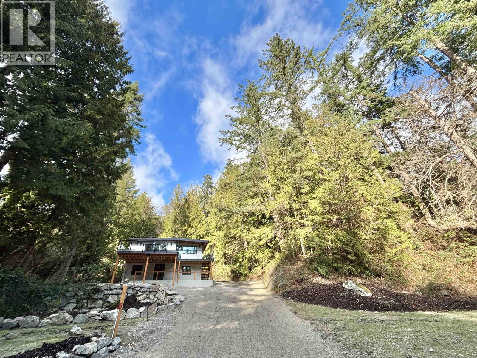 6960 SUNSHINE COAST HIGHWAY, Sechelt, British Columbia