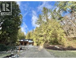 6960 SUNSHINE COAST HIGHWAY, Sechelt, British Columbia
