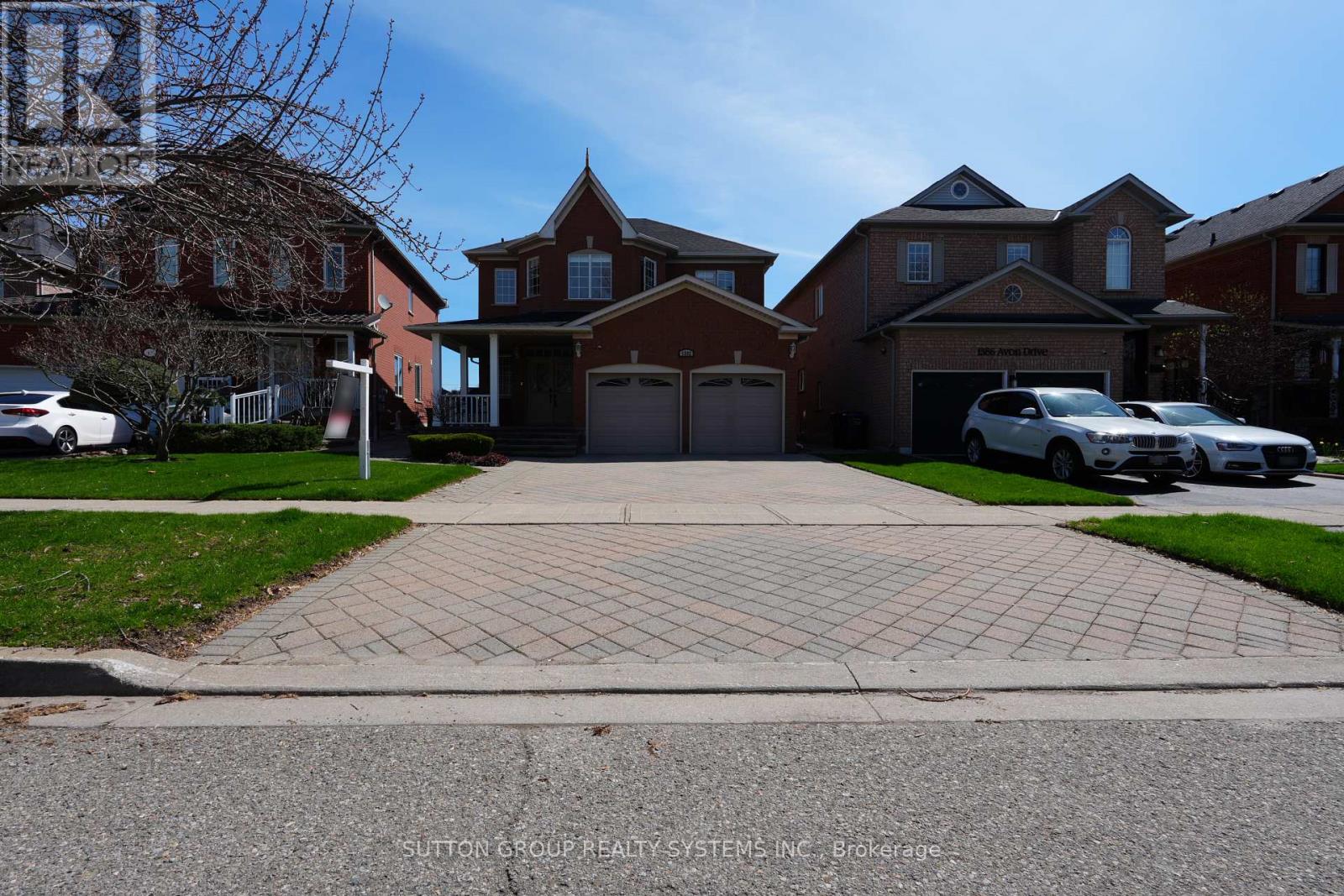 1382 AVON DRIVE, Mississauga, Ontario