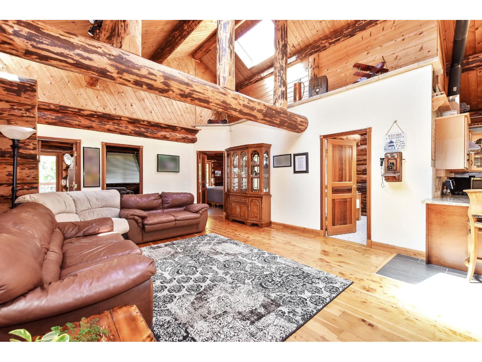 9921 Watt Street, Mission, British Columbia  V2V 0B6 - Photo 12 - R3091695